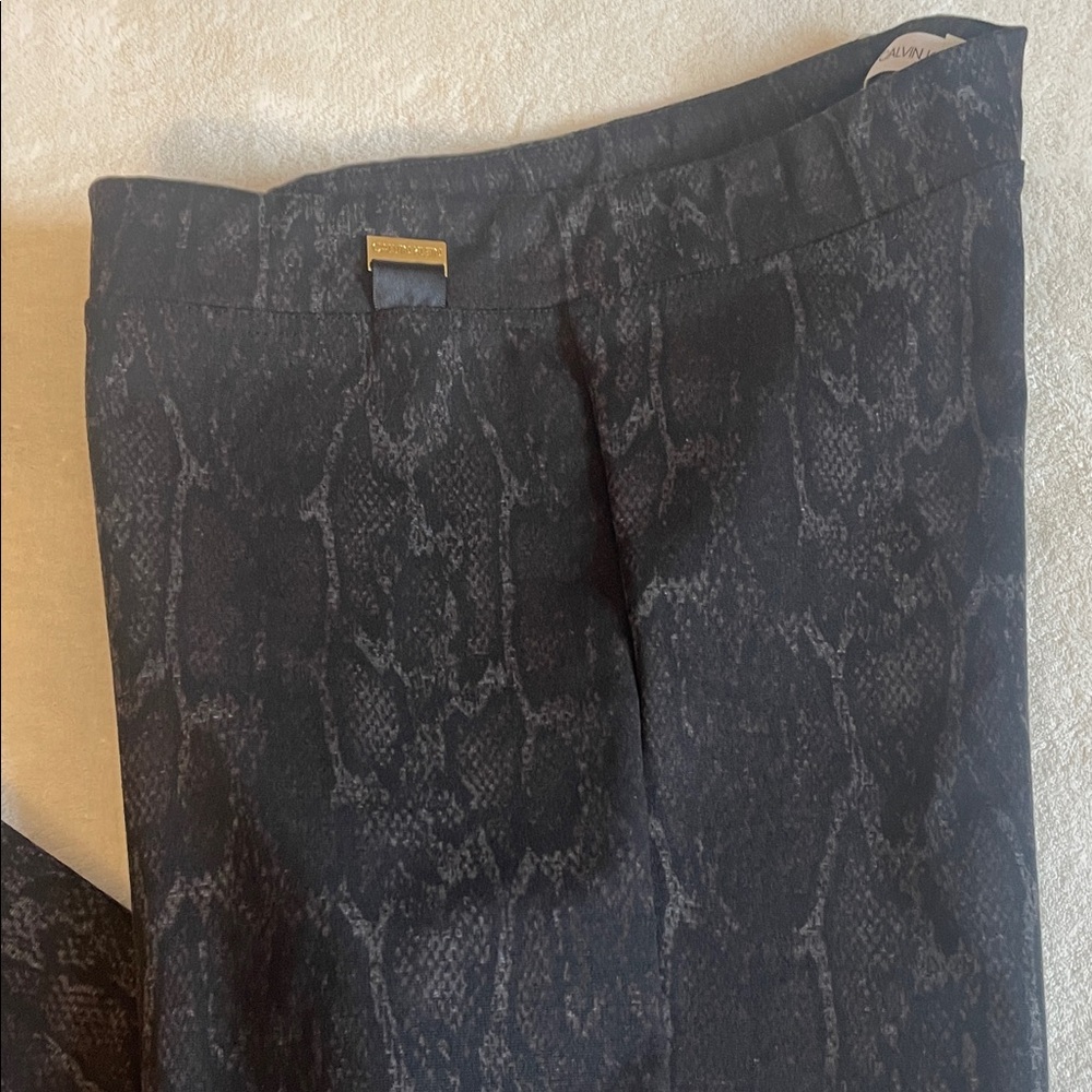 Pull on stretch fabric, snake print